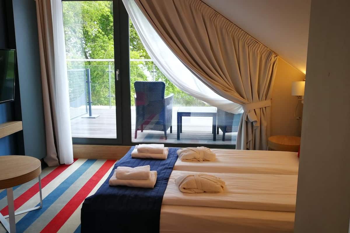 in-room safe, desk, soundproofing, iron/ironing board