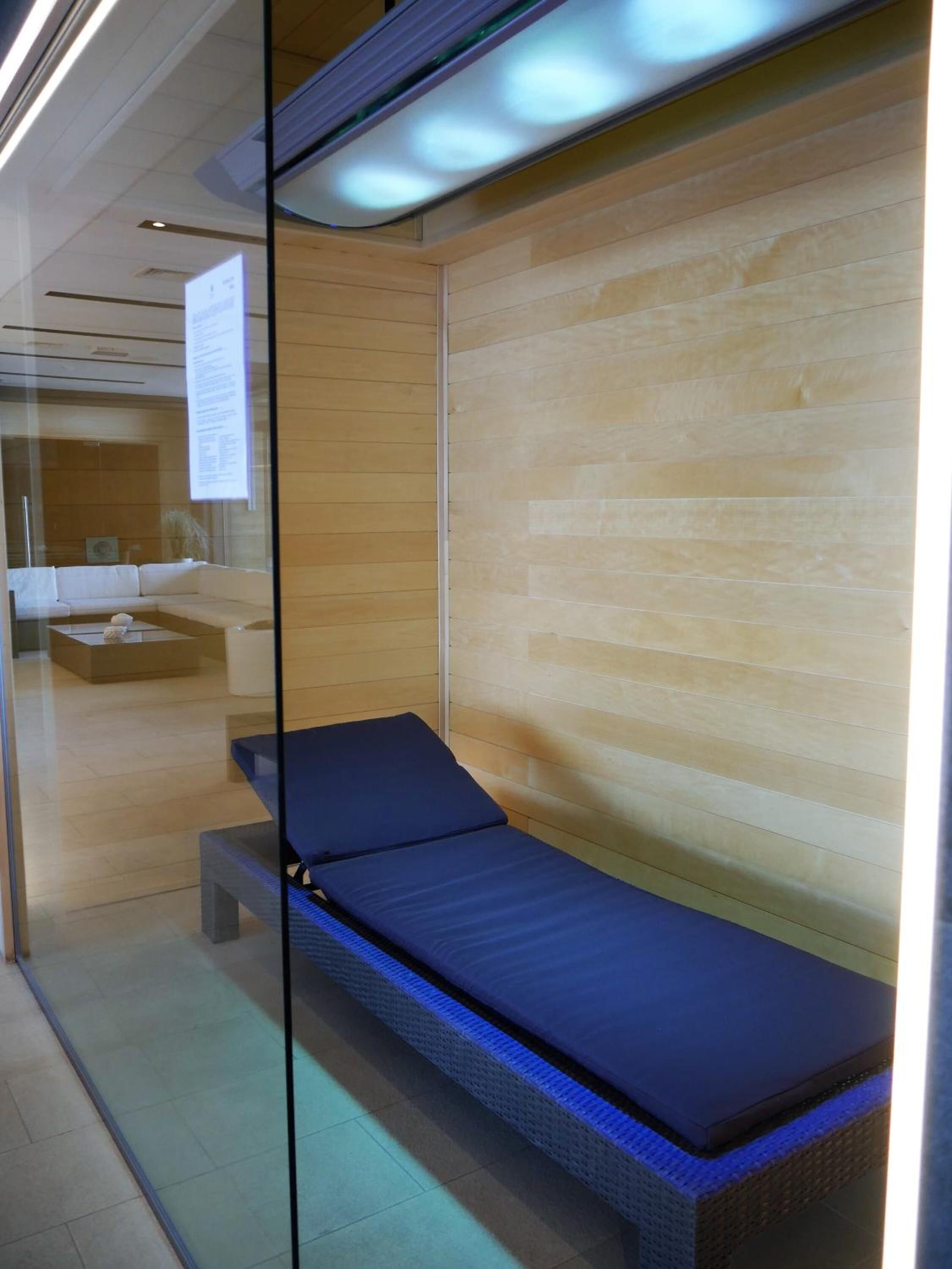 body treatments, hydrotherapy, aromatherapy, deep-tissue massages