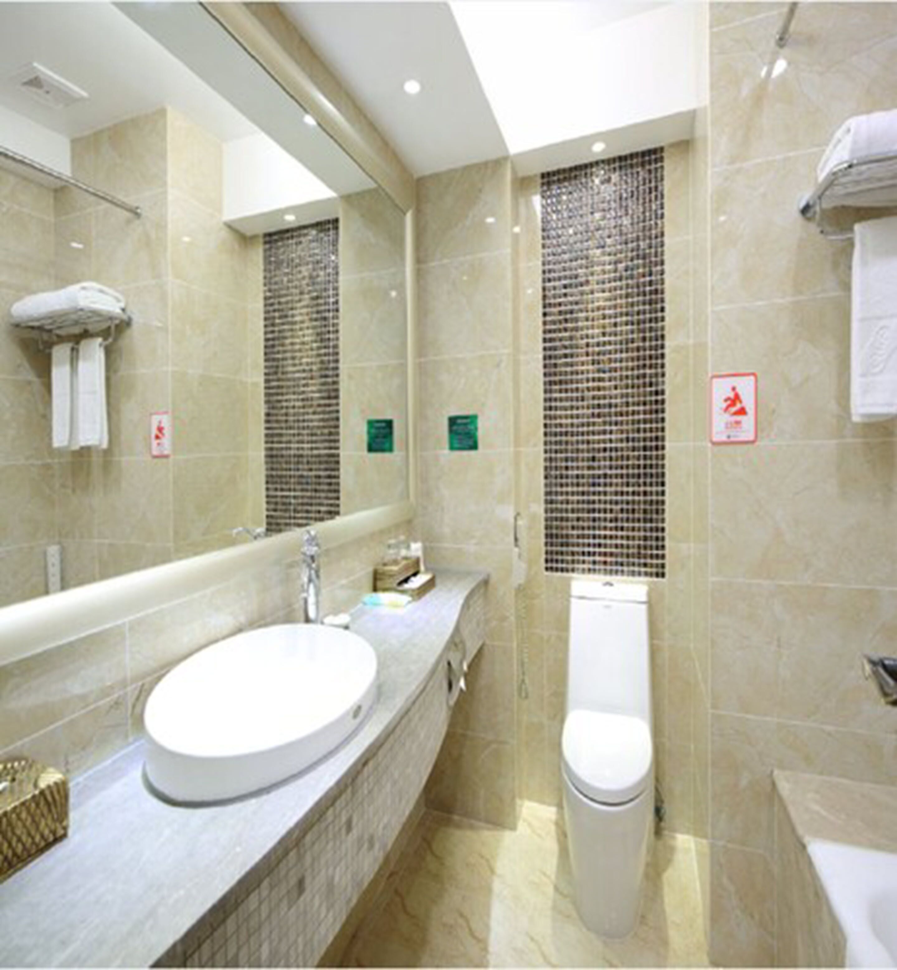 standard twin room | bathroom shower