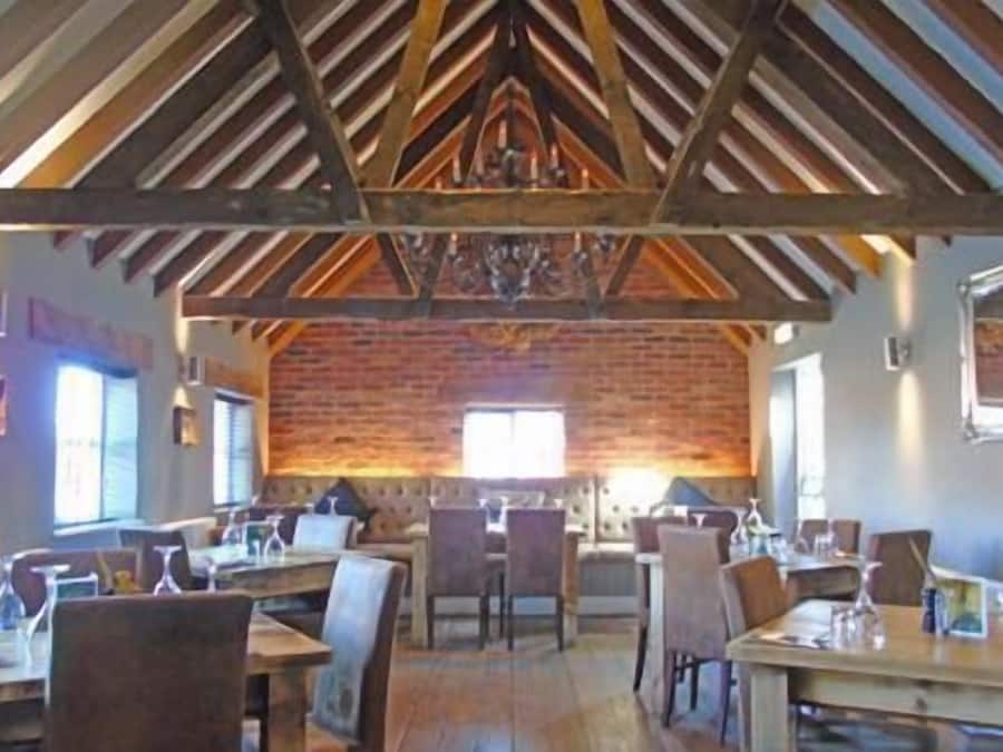 Lunch and dinner served, Indian cuisine