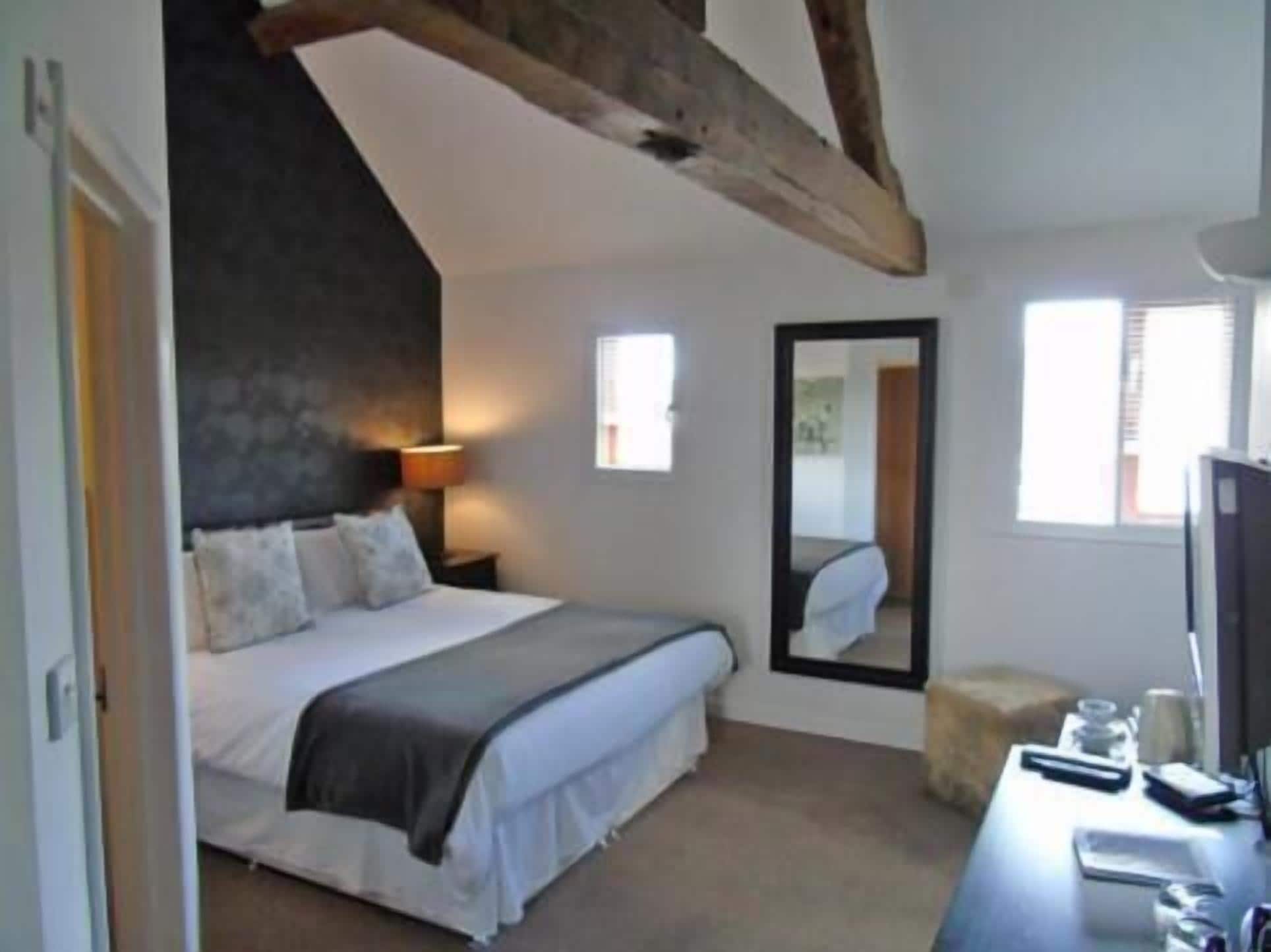 1 slaapkamer, een minibar, een bureau, geluiddichte muren