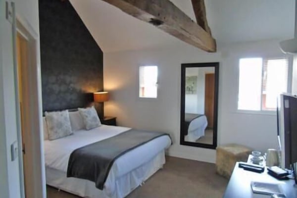 1 bedroom, minibar, desk, soundproofing