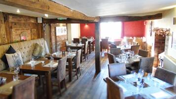 Free daily English breakfast