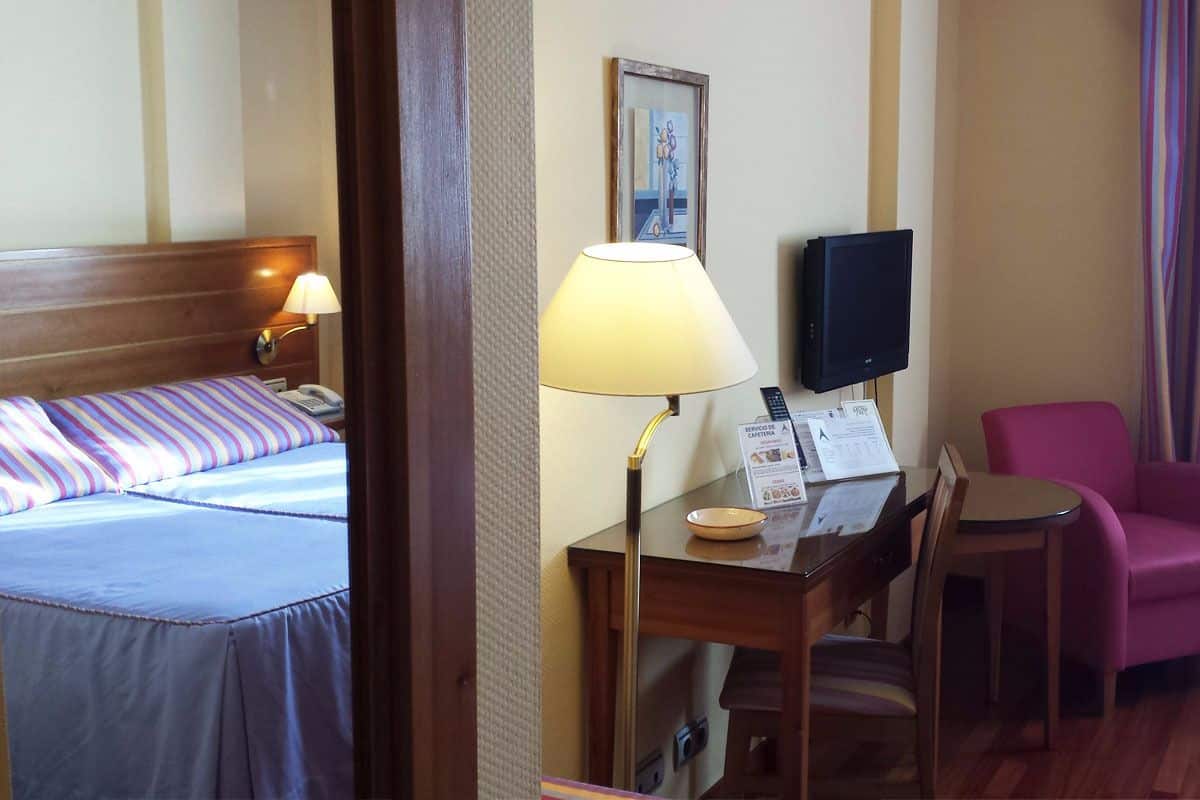 Twin Room | Desk, soundproofing, rollaway beds, free WiFi