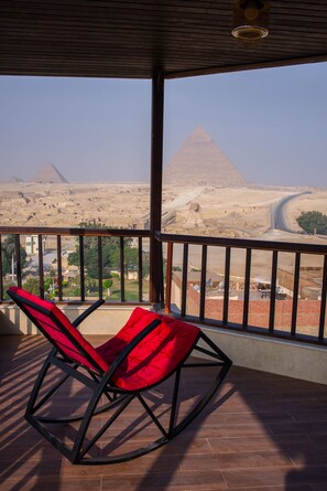 تفاصيل الفندق من الخارج