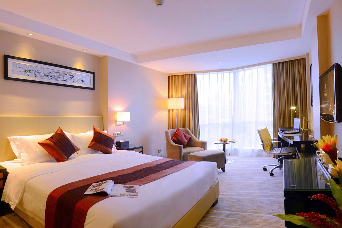 Minibar, in-room safe, desk, blackout drapes