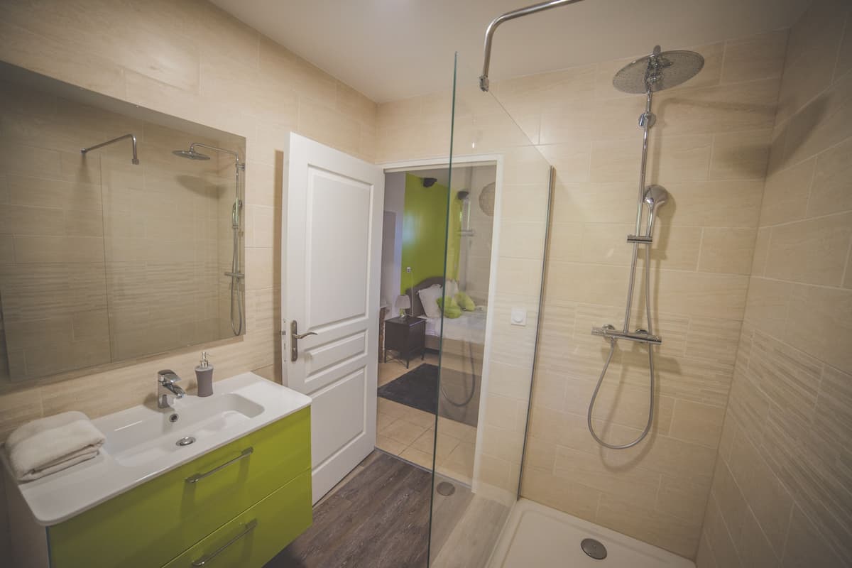 Tweepersoonskamer, en-suite badkamer | Badkamer