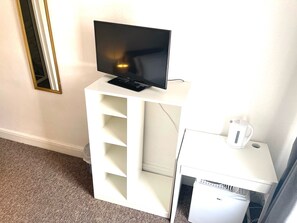Economy Single Room, Ensuite | Room amenity