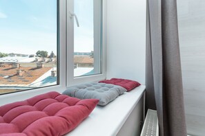 1 bedroom, premium bedding, soundproofing, iron/ironing board - Stories Hub (Lviv)