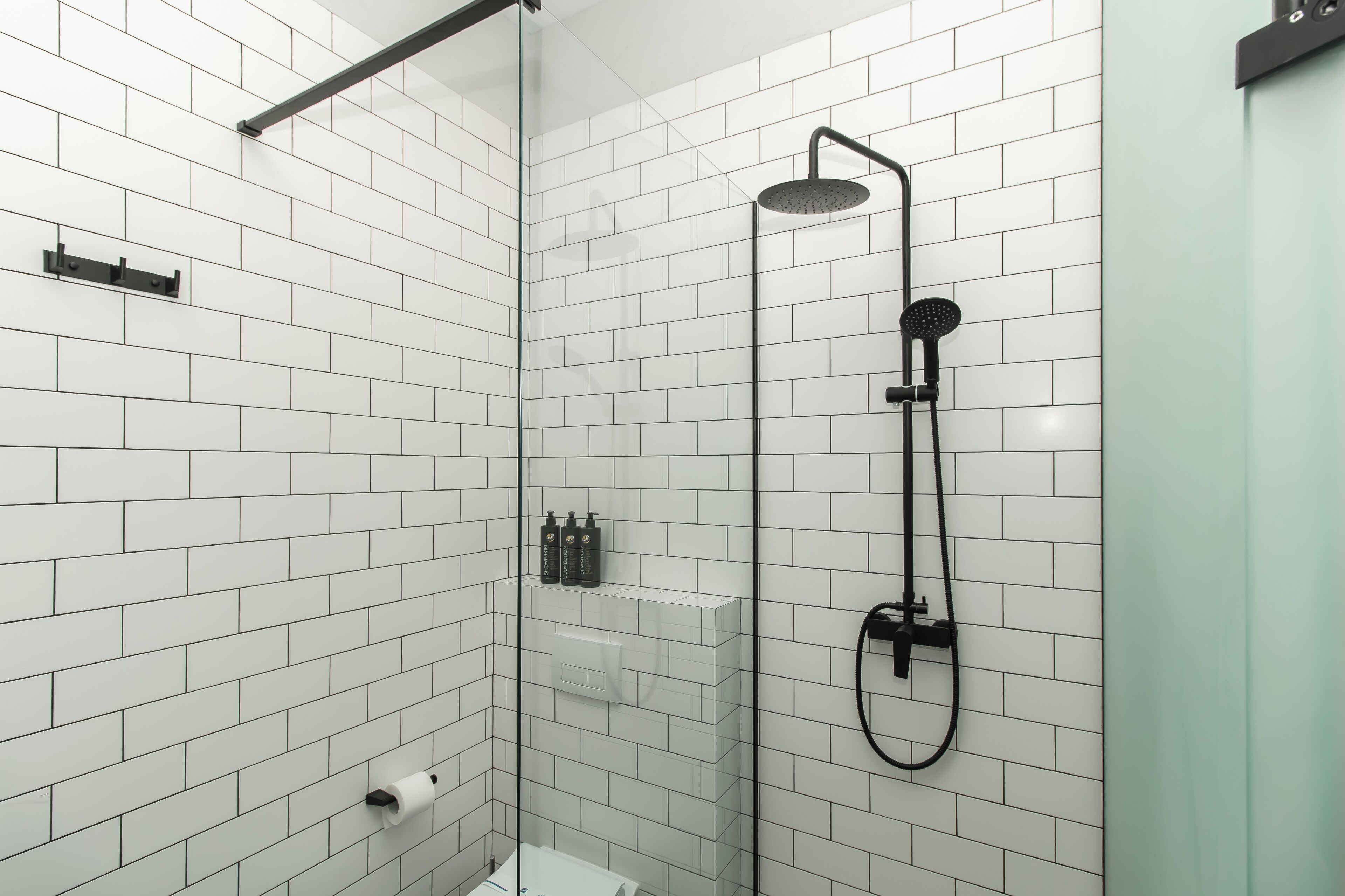 Standard Studio | Bathroom | Shower, free toiletries, hair dryer, slippers