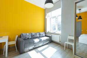 1 bedroom, premium bedding, soundproofing, iron/ironing board - Stories Hub (Lviv)