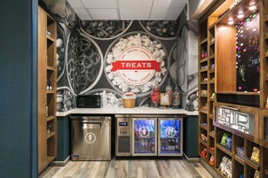 Snack bar