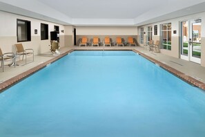Indoor pool - Homewood Suites by Hilton Kansas City Speedway (Kansas City)