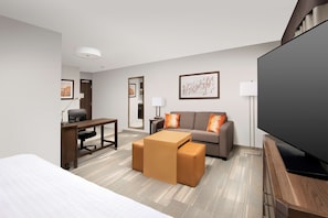 Desk, laptop workspace, blackout curtains, iron/ironing board - Homewood Suites by Hilton Kansas City Speedway (Kansas City)
