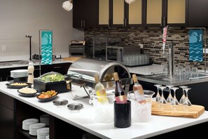 Food and drink - Homewood Suites by Hilton Kansas City Speedway (Kansas City)