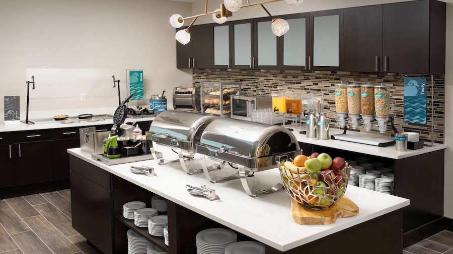 Homewood Suites by Hilton Kansas City Speedway