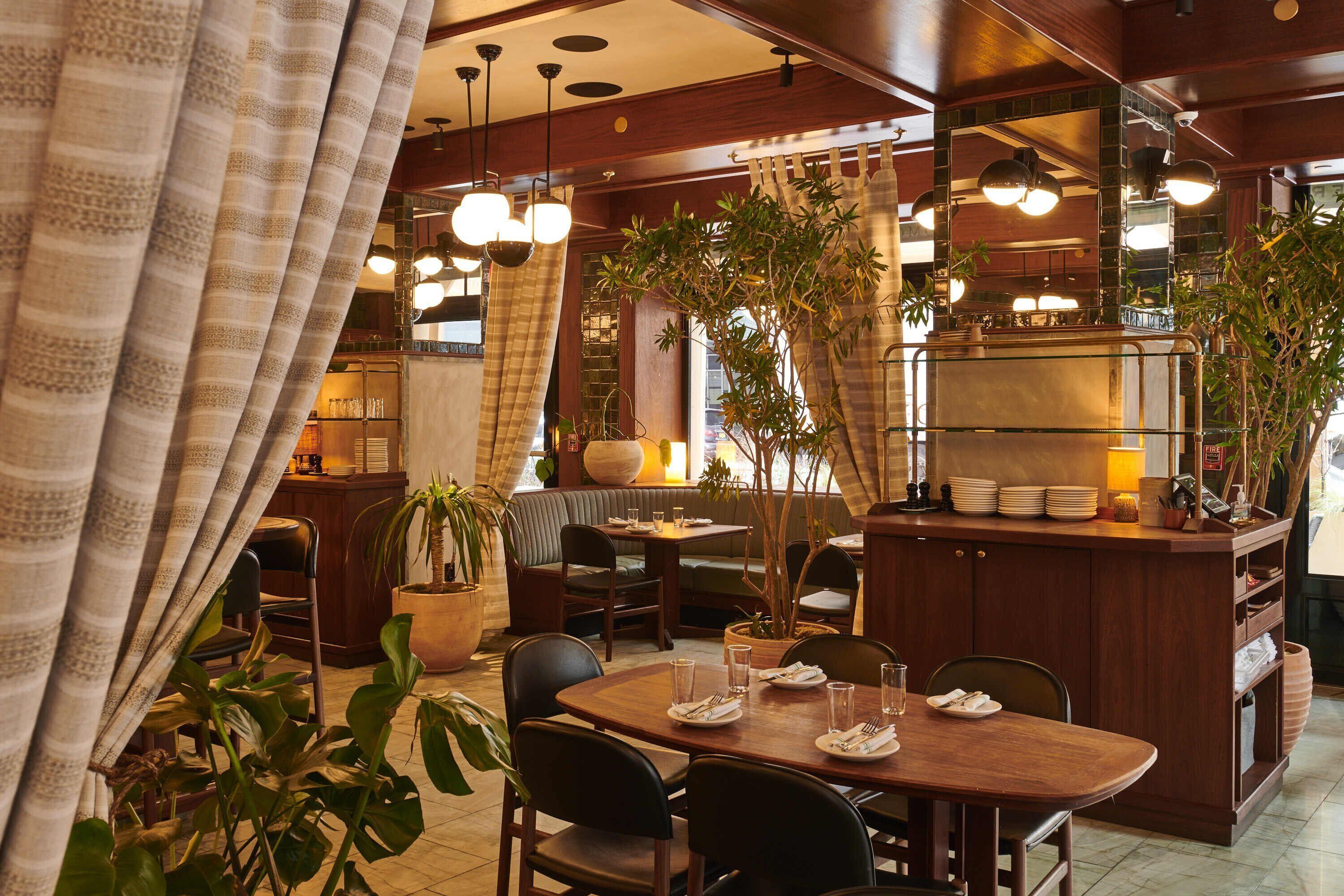 lunch, dinner, brunch served; seafood