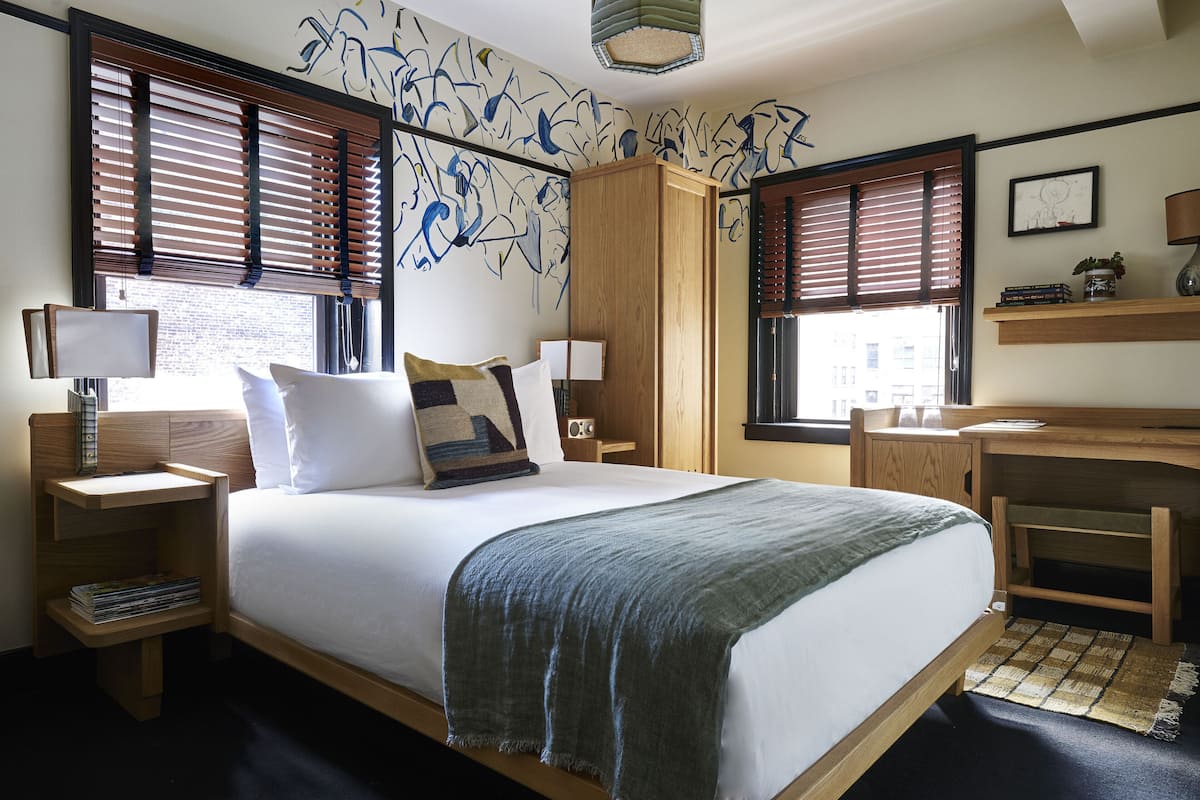 In-room safe, desk, iron/ironing board, free WiFi