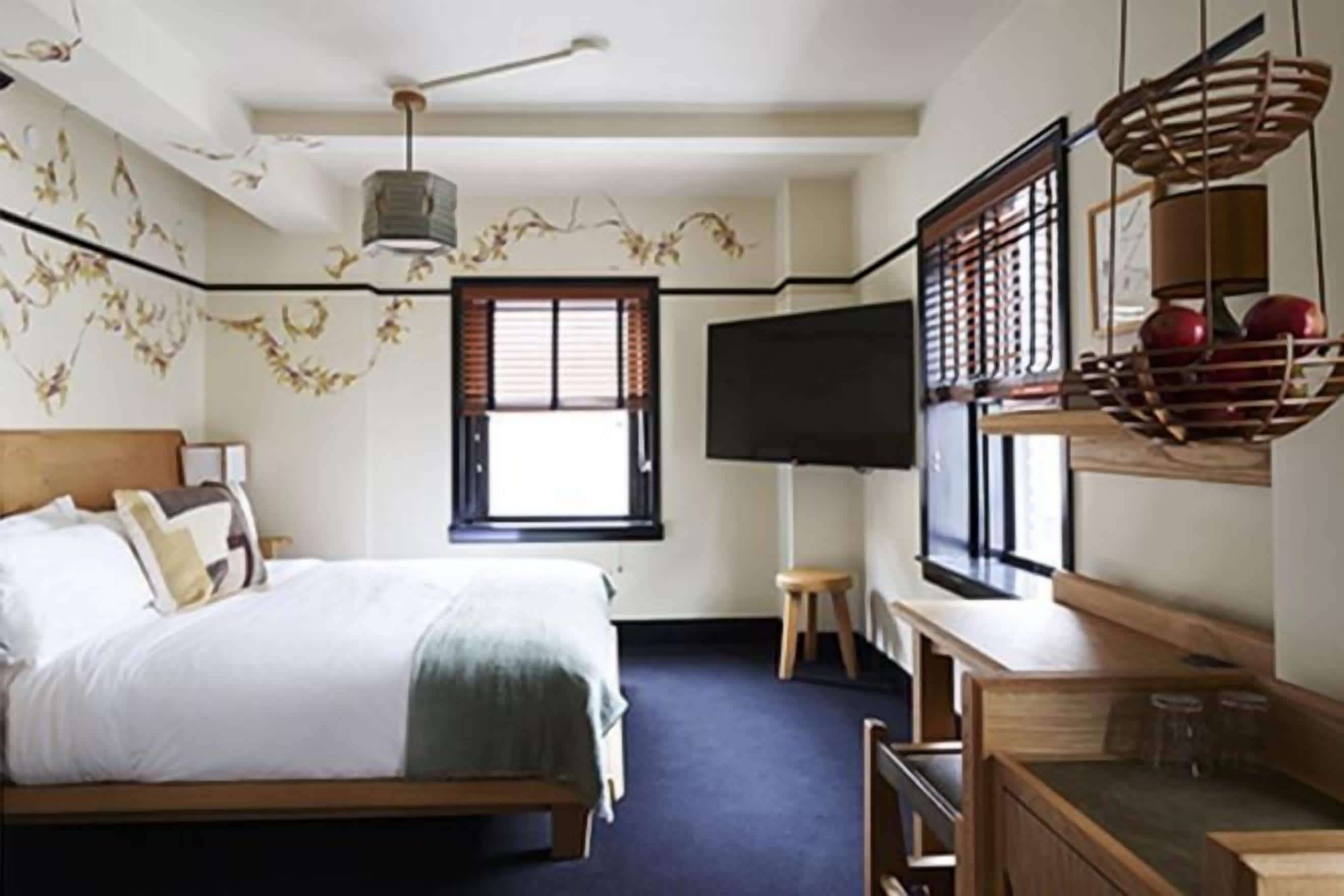 In-room safe, desk, iron/ironing board, free WiFi