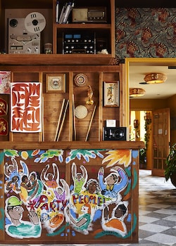 3 bars/lounges, rooftop bar, cocktail bar at Freehand New York