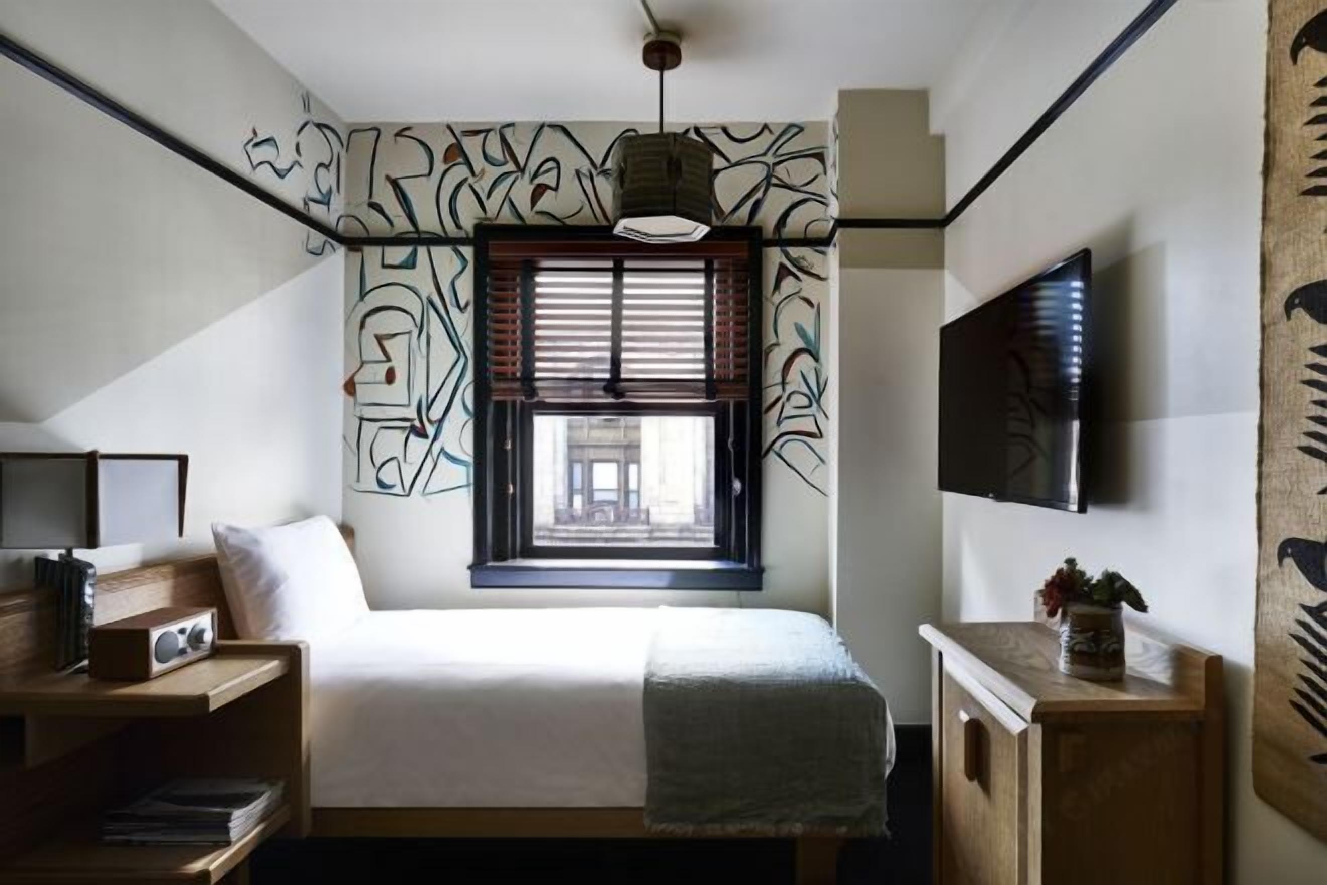 In-room safe, desk, iron/ironing board, free WiFi