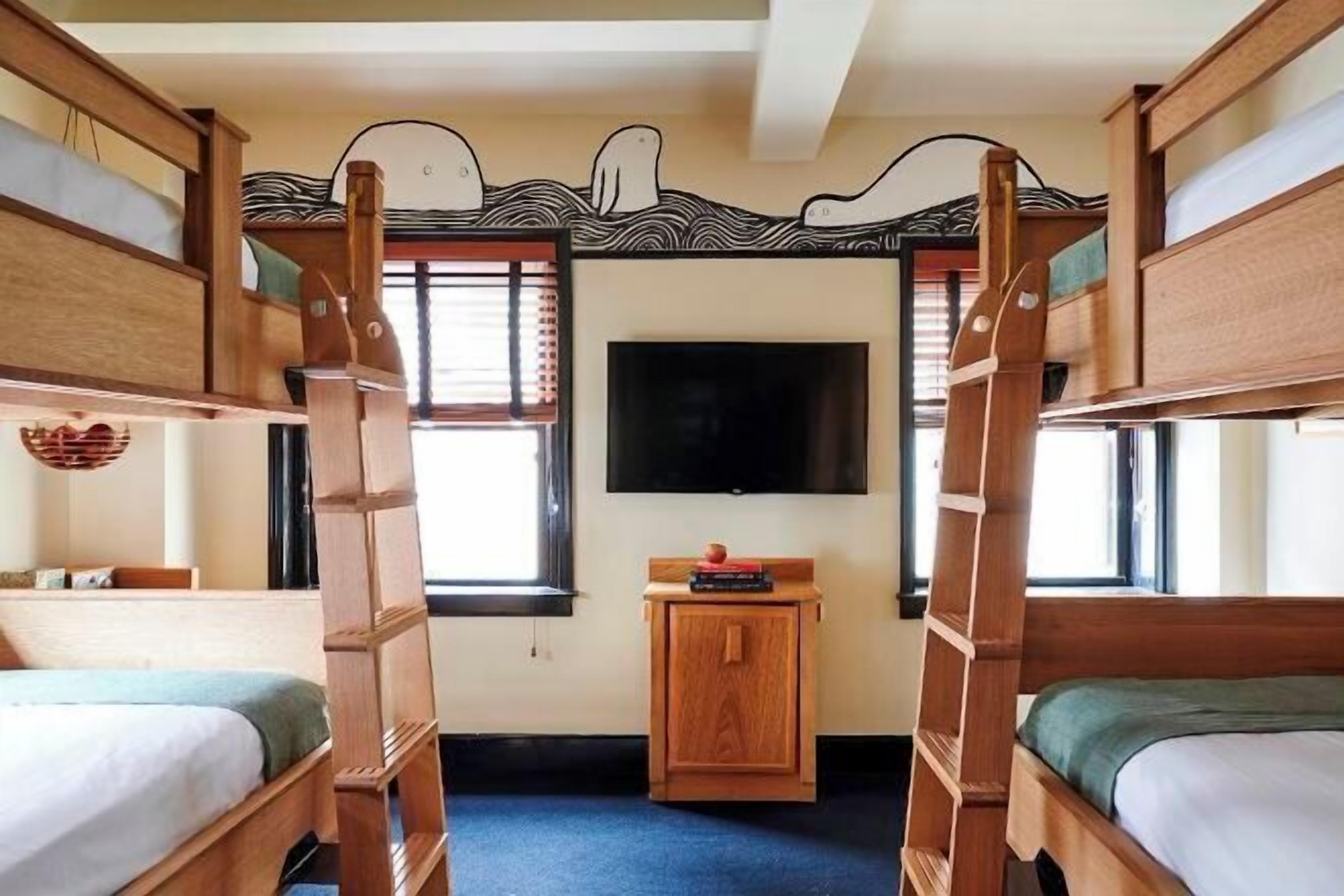 In-room safe, desk, iron/ironing board, free WiFi