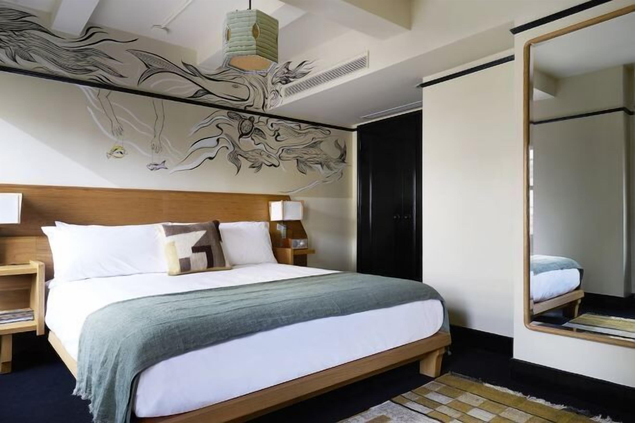 In-room safe, desk, iron/ironing board, free WiFi