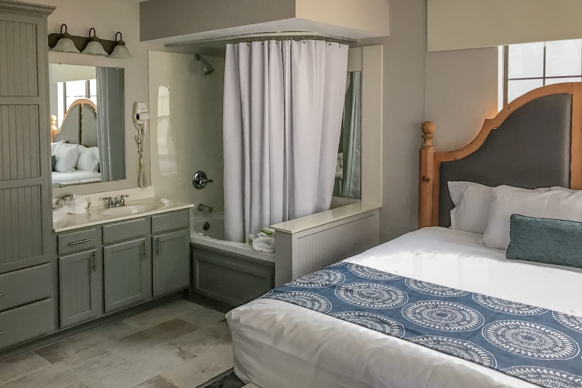 1 bedroom, in-room safe, iron/ironing board, free cots/infant beds