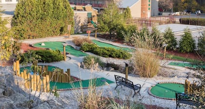 Holiday Inn Club Vacations Oak n’ Spruce Resort in the Berkshires by IHG