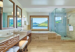 Separate bathtub and shower, designer toiletries, hair dryer, bathrobes - Timbers Kauai Ocean Club & Residences (Lihue)