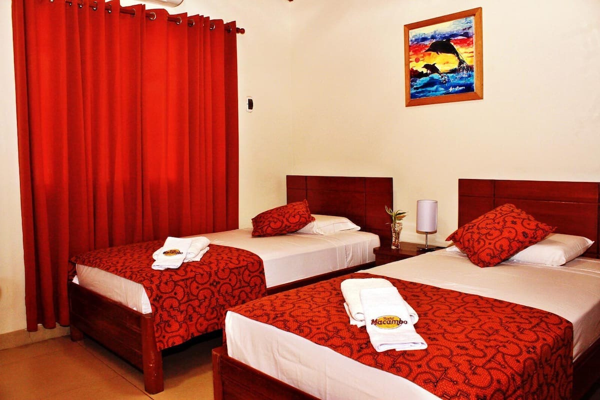 Basic Twin Room | Soundproofing, WiFi (free)