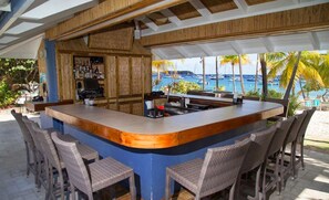 Poolside bar - Isla Vista Condo (St. Thomas)
