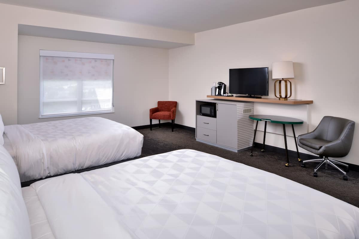 1 bedroom, premium bedding, down comforters, pillowtop beds