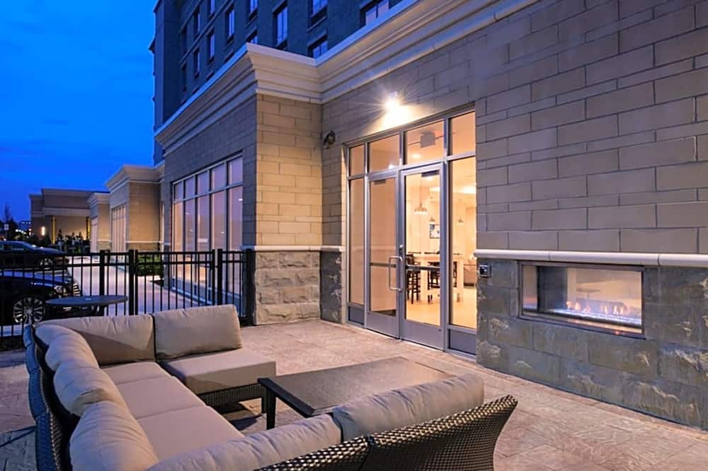 Holiday Inn Hotel & Suites Farmington Hills - Detroit NW by IHG