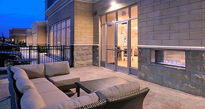 Holiday Inn Hotel & Suites Farmington Hills - Detroit NW by IHG