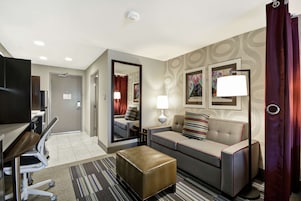 Premium bedding, in-room safe, desk, laptop workspace