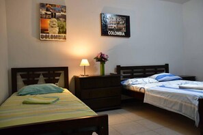 Iron/ironing board, free WiFi - Casa Blanca Hostel (Cali)