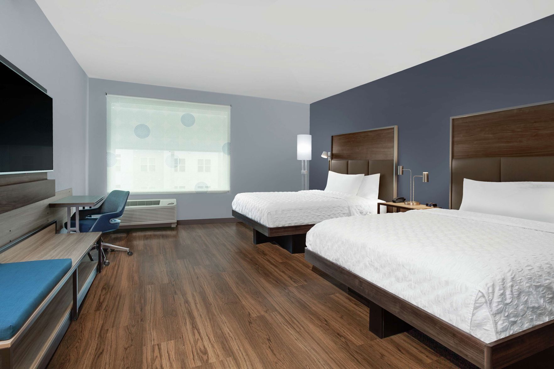 Egyptian cotton sheets, premium bedding, pillowtop beds, desk