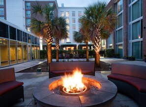 Courtyard - Homewood Suites by Hilton North Charleston (North Charleston)