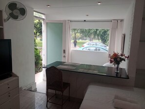 1 Executive Suite, 3 Bedrooms, Park View, Ground Floor | Vue de la chambre