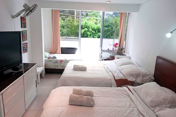 1 habitación, cubrecamas, colchones Select Comfort y minibar