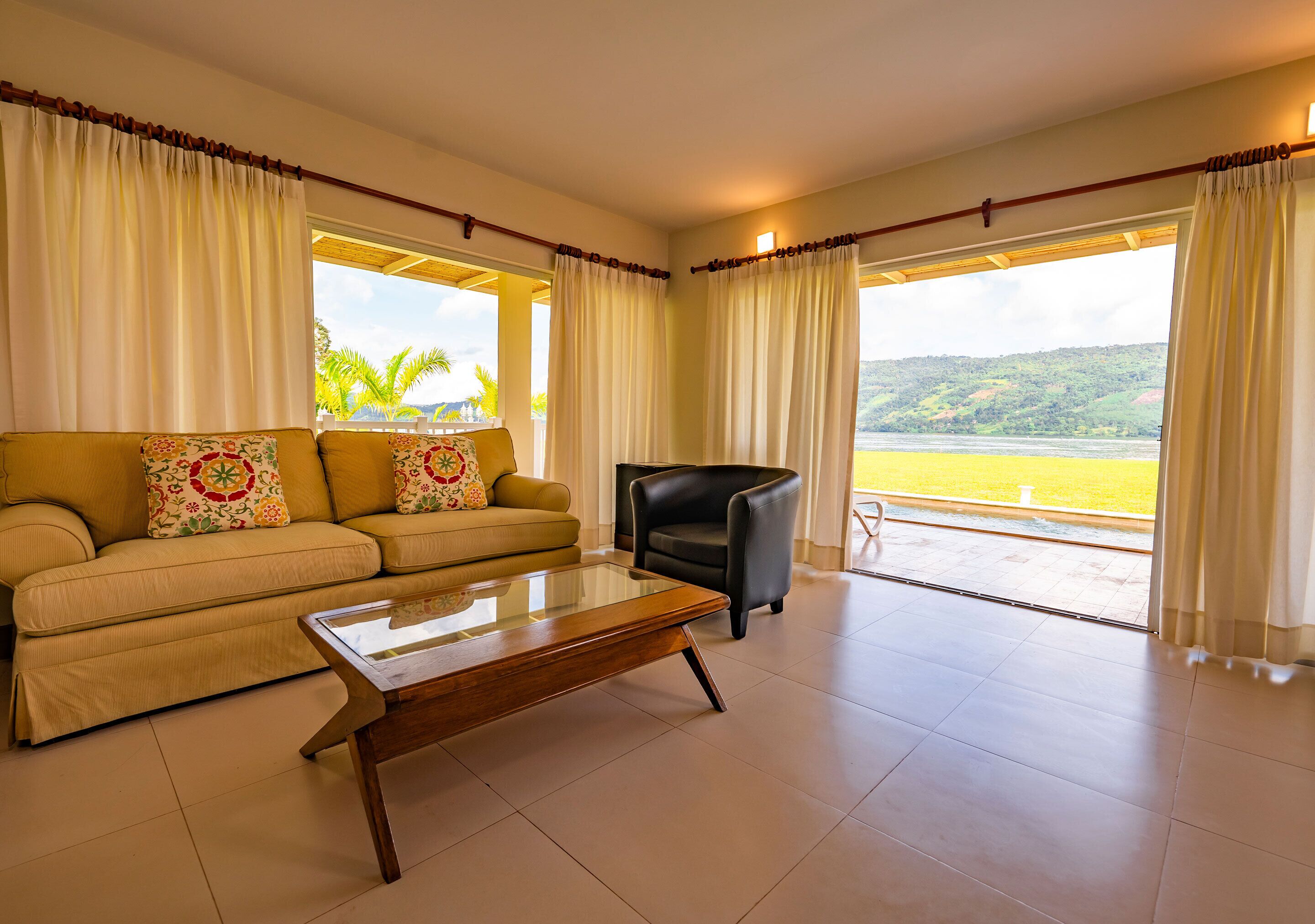 Suite Vista Laguna  | Wohnzimmer | 52-Zoll-Flachbildfernseher mit Kabelempfang, Fernseher