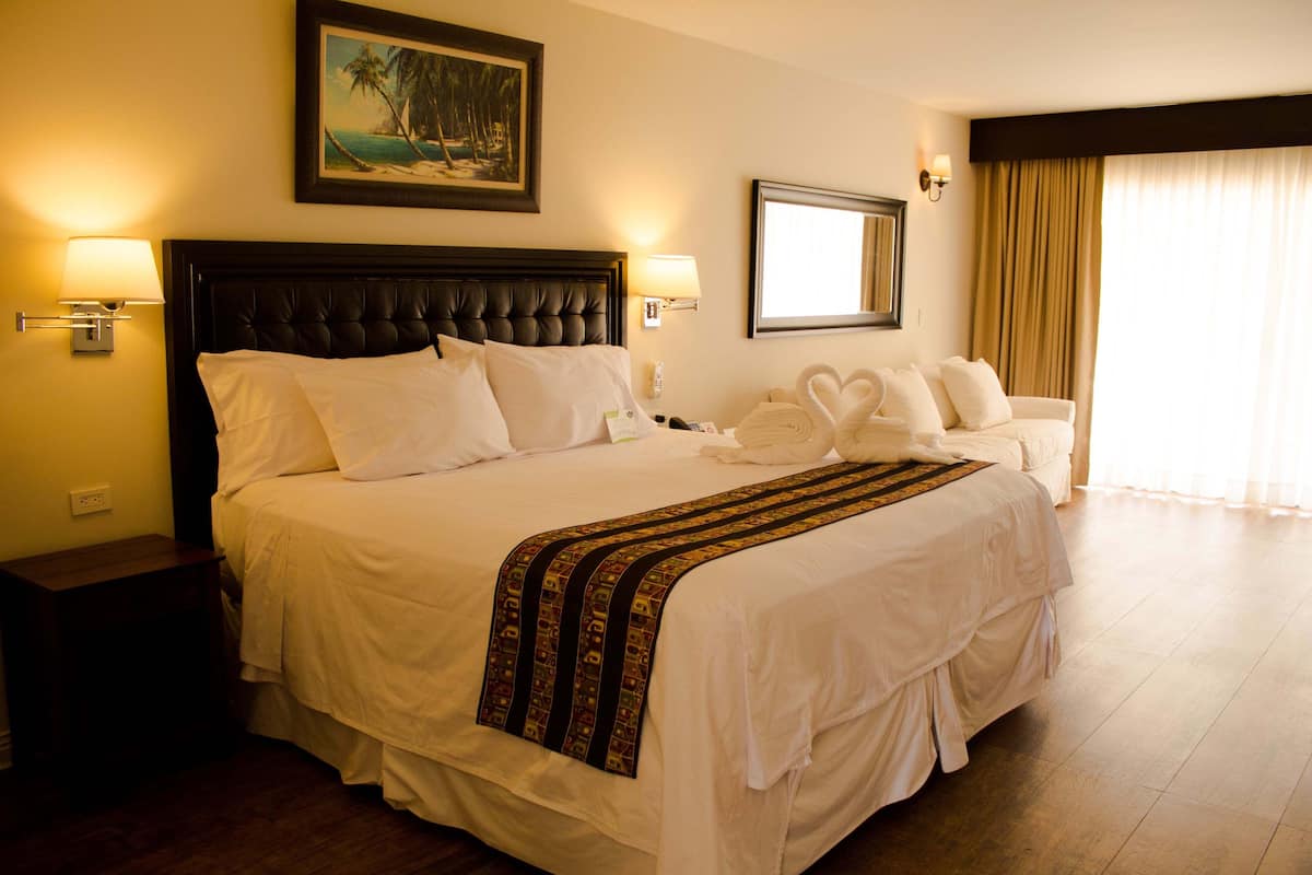 Premium bedding, down duvets, pillow-top beds, minibar