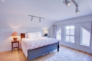 2 bedrooms, iron/ironing board, travel cot, free WiFi
