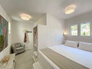 4 camere, una scrivania, ferro/asse da stiro, Wi-Fi