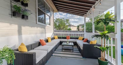 Luxury Home lähellä Lackland & Sea World 6BR 3BA w / Pelihuone