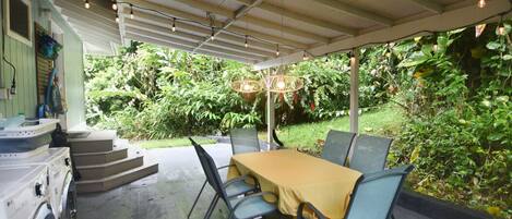 Outdoor dining