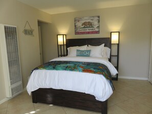 Iron/ironing board, free WiFi, bed sheets - "Balboa Beach Escape" Steps to Beach and Bay A/C + Garage Parking (Newport Beach)