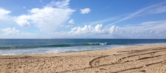 "Balboa Beach Escape"  Steps to Beach and Bay A/C + Garage Parking
