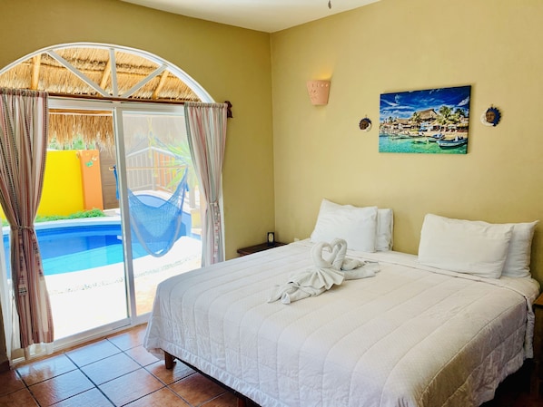 2 bedrooms, in-room safe, desk, WiFi